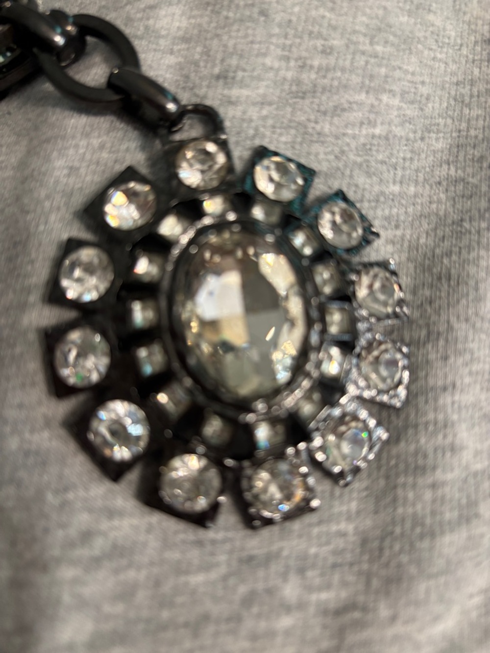 Vintage Avon Carolyn Murphy CM Jet Floral Pendant Necklace Gunmetal Statement - Picture 4 of 4